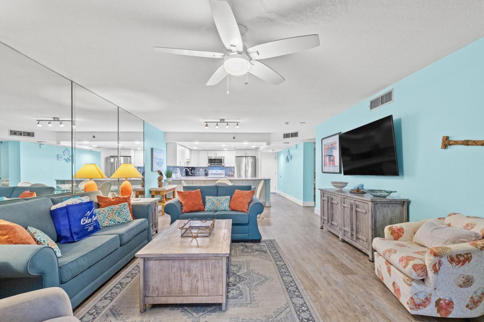 Watercrest Waves! Beachfront 2br/2ba Condo, Sleeps 8, Stunning Gulf Views! Holiday home