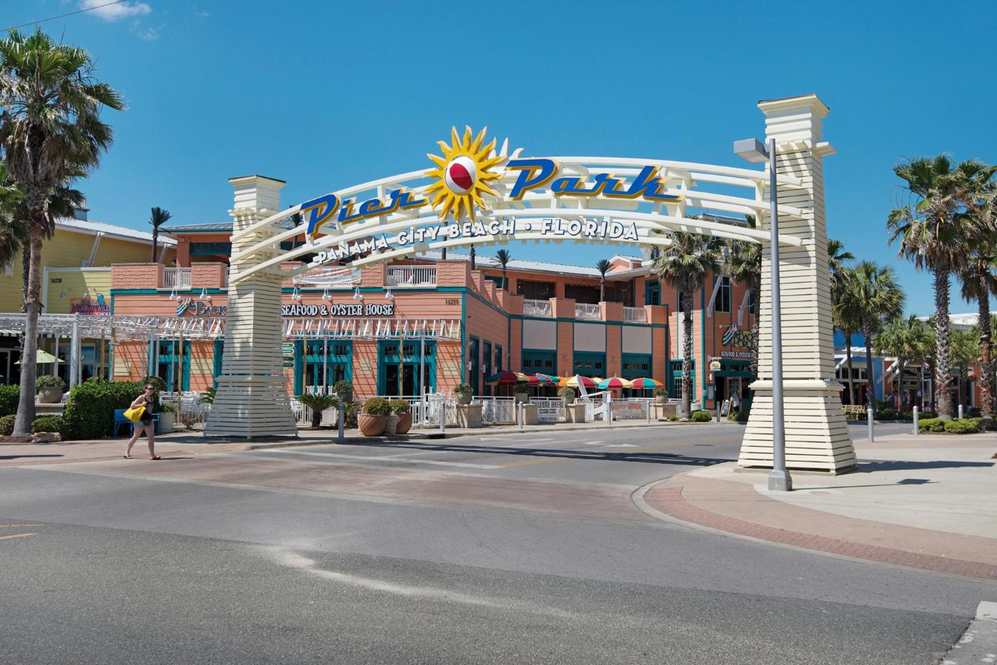 Holiday home Watercrest Waves! Beachfront 2br/2ba Condo, Sleeps 8, Stunning Gulf Views! Panama City Beach