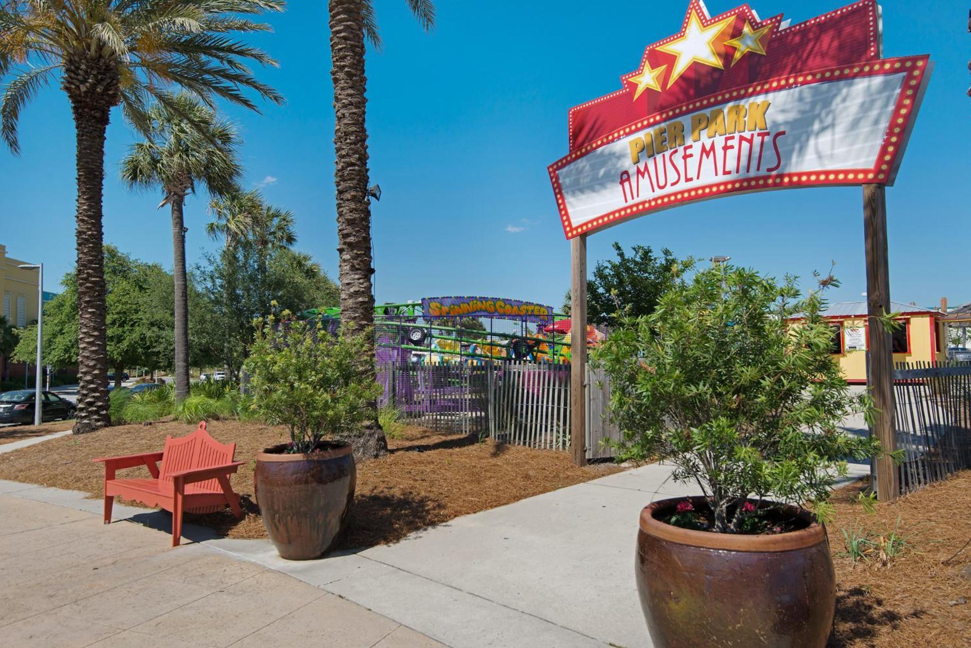 Watercrest Waves! Beachfront 2br/2ba Condo, Sleeps 8, Stunning Gulf Views! Holiday home Panama City Beach